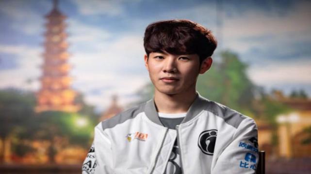 利物浦取胜后，斯洛特领悟三大用人关键，萨拉赫非铁打主力已成现实